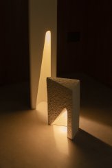 Luminária Brecha, Concreto. Por Caroline Strobel